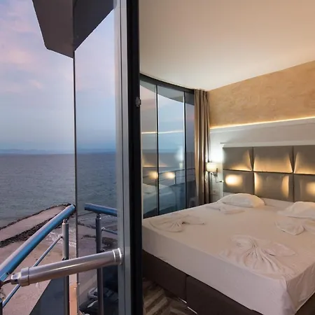Sea View Triple S B Apartment