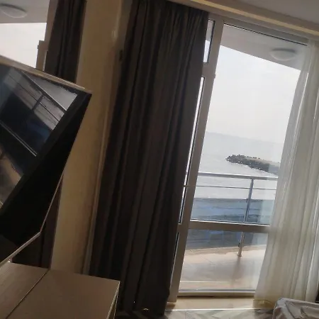 Sea View Triple S B Apartment
